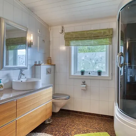 Vesteralen Lodge, Top Quality In Lofoten Vesteralen Sortland